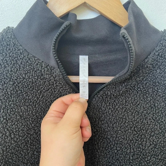 Fabletics Gray Sz M Sherpa Half Zip Cropped Mock Neck Sweatshirt - Picture 6 of 10